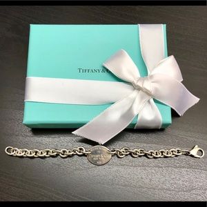 Tiffany & Co. Return to Tiffany Oval Tag bracelet